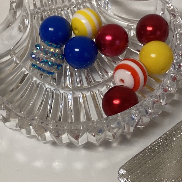 Disney Princess Snow White DIY Bracelet Making Bubblegum Bead Kit - Picture 3 of 3